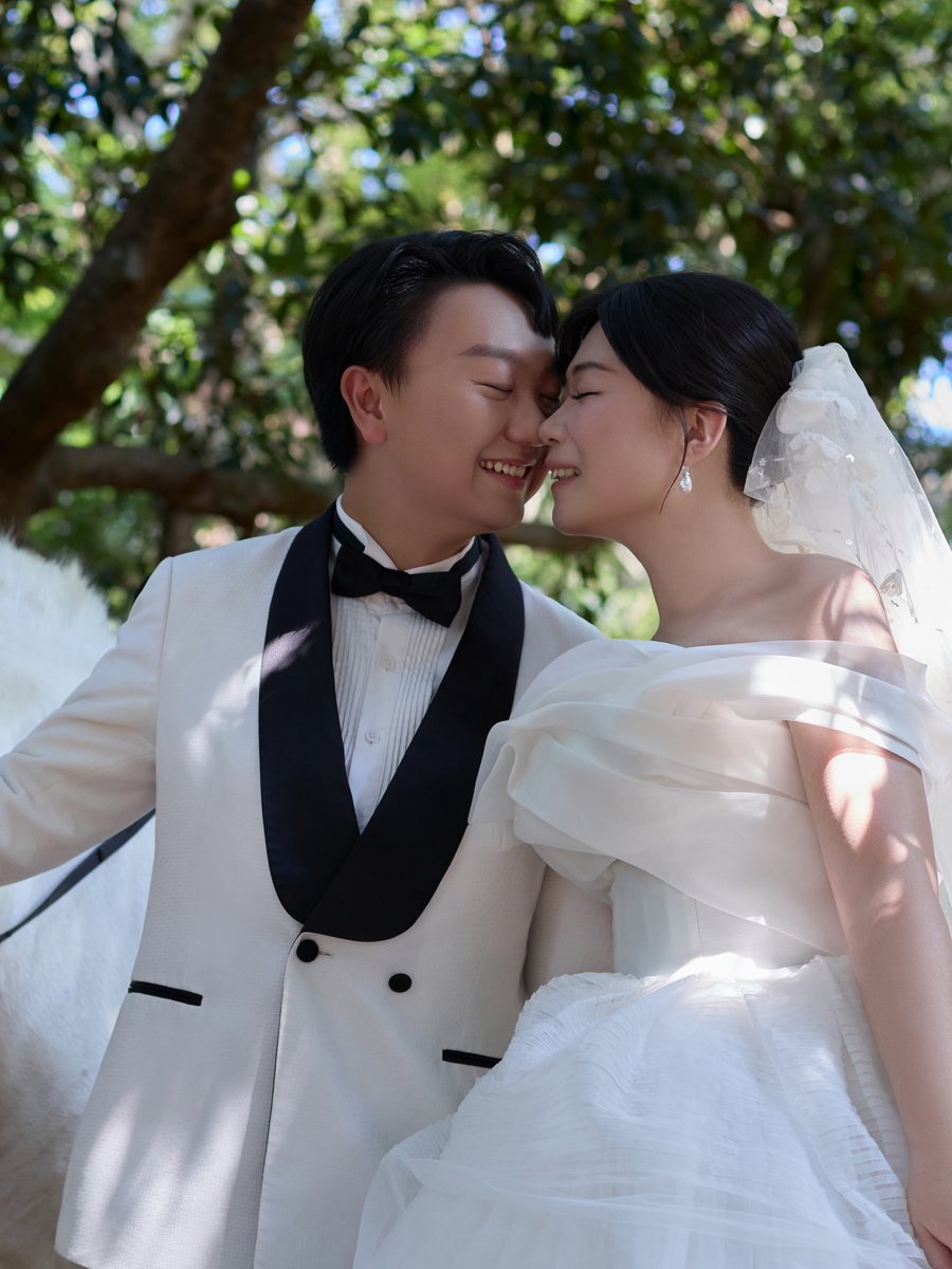 王藩与宋语嫣在林间额头相抵